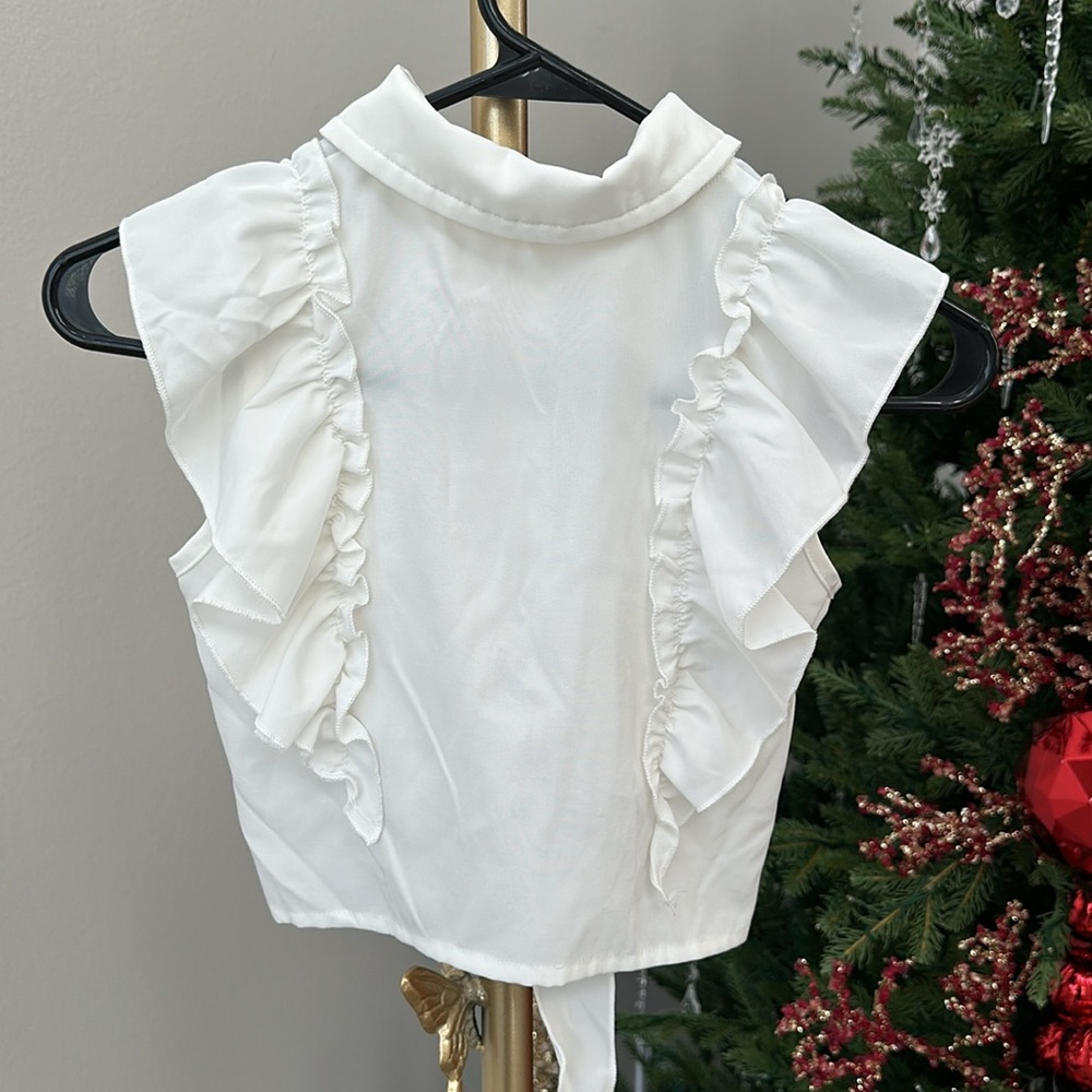 Sleeveless Ruffle Top tie Front - Picture 3 of 3